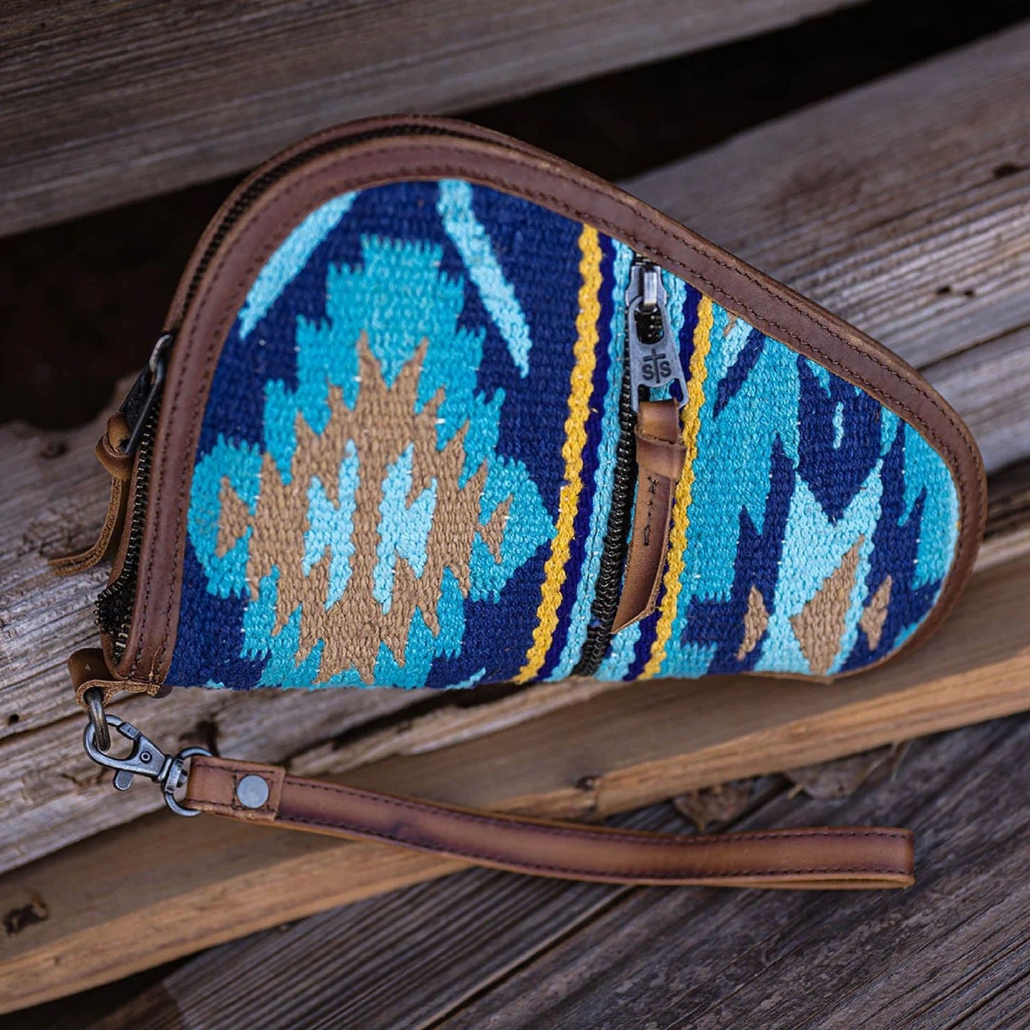 Estuche para pistola con patrón azteca STS Mojave Sky con correa de muñeca