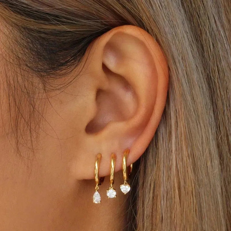 Pendientes de oro blanco con forma de corazón y diamantes