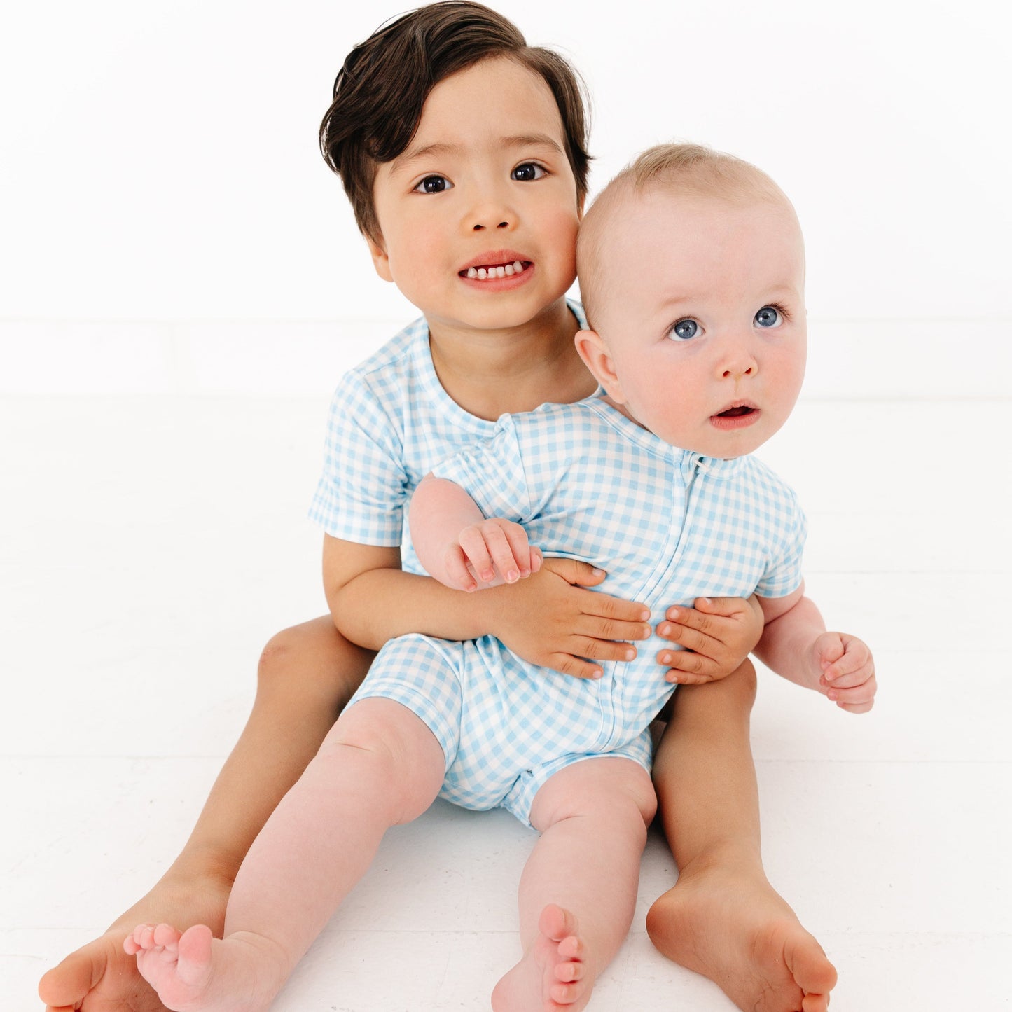 Conjunto de pijama de bambú de dos piezas para bebé Harbor Gingham de manga corta y pantalones cortos