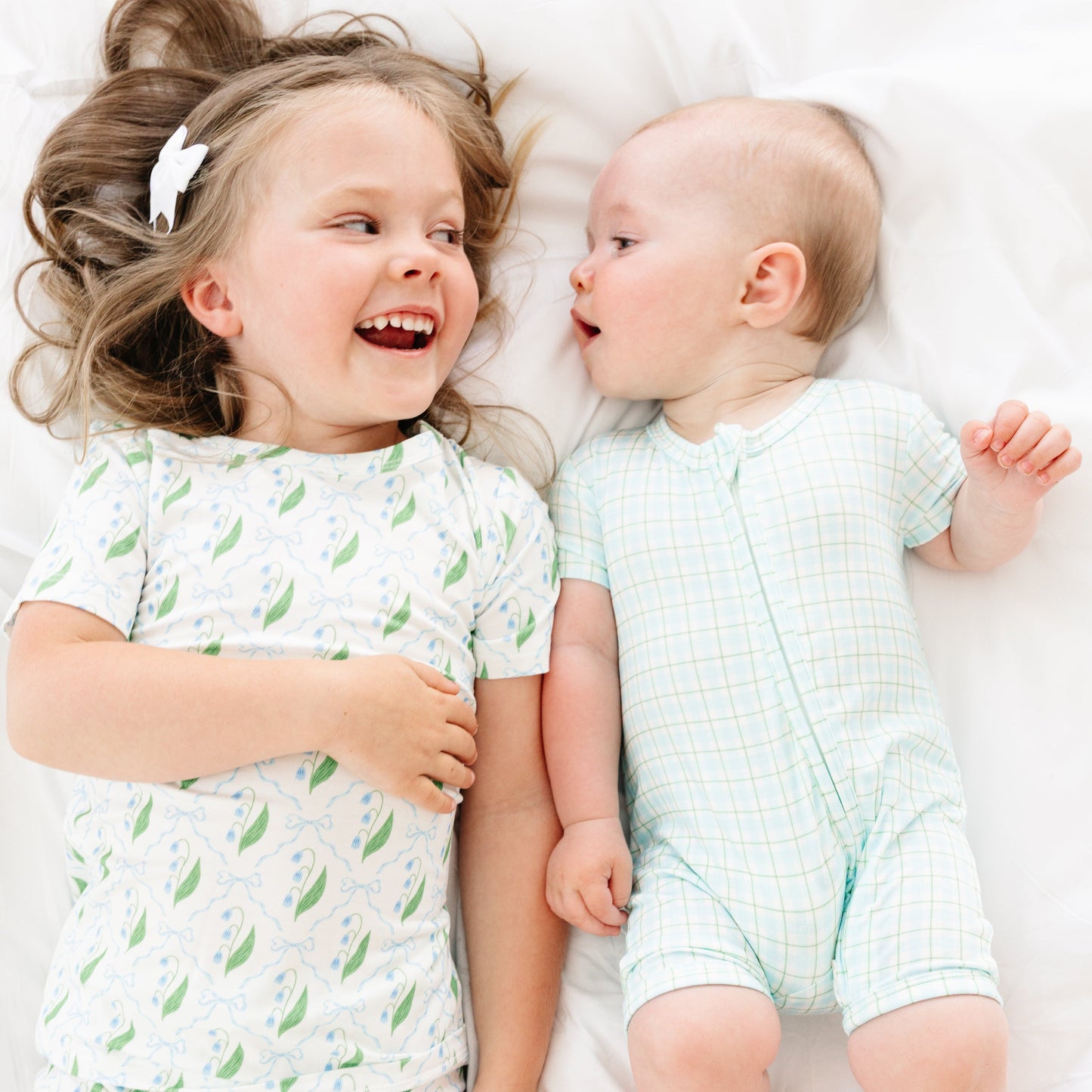 Conjunto de Pijama de Bambú para Niños Pequeños de Manga Corta y Pantalón Corto Bluebell Bows