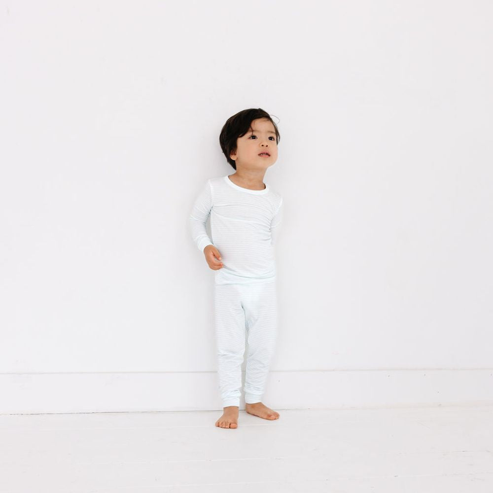 Pijama de bambú de dos piezas a rayas de nubes para niños pequeños