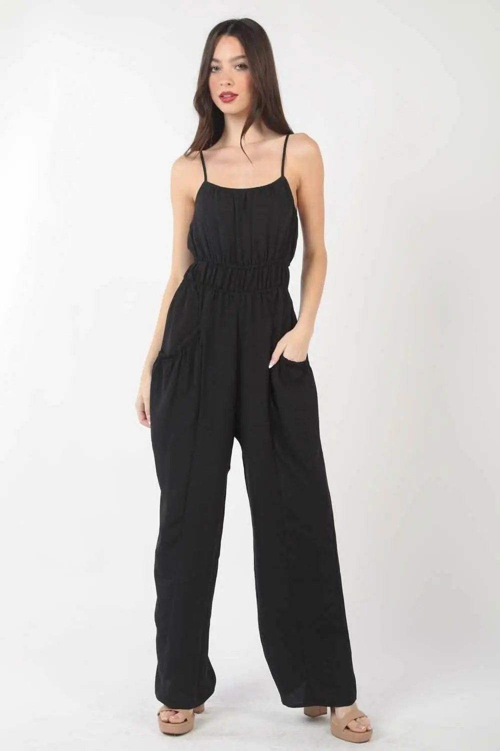 Tendencia superior para mujer. Blusa drapeada para mujer, mezcla de rayón, elegante, sofisticada.