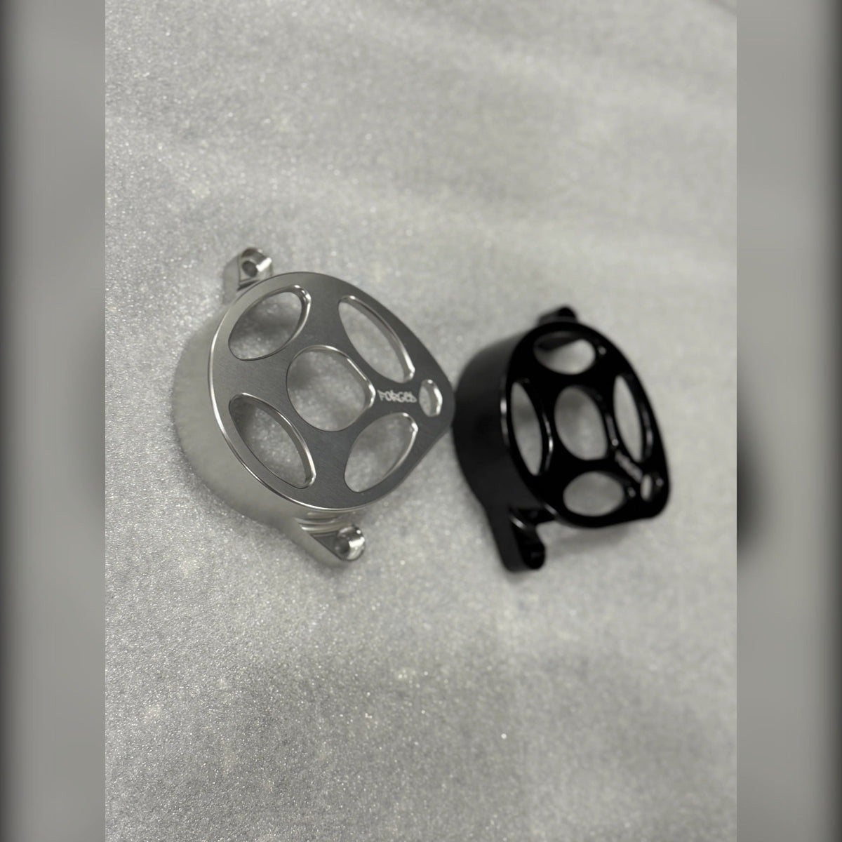 Tapa de motor de metal Surron Ultra Bee