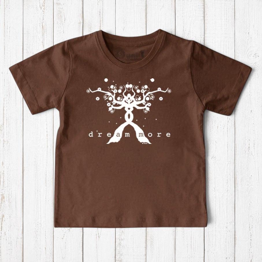 Camiseta para niños con mensaje positivo "Sueña más"