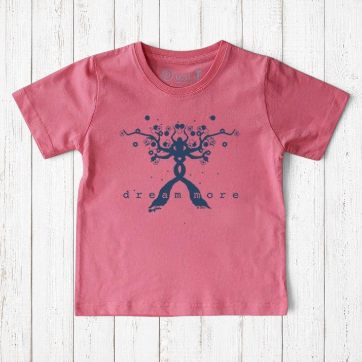Camiseta para niños con mensaje positivo "Sueña más"