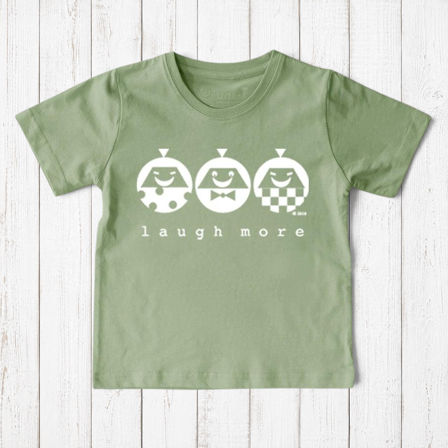 Camiseta infantil con diseño "Laugh More" de Happy Vibe