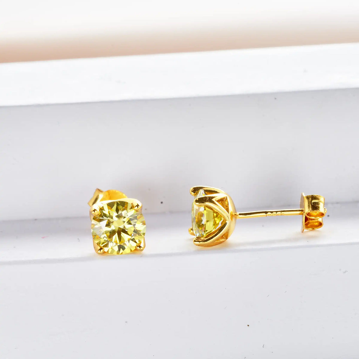 VVS D Moissanite Stud Earrings 925 Sterling Silver 18K Gold Plated Wedding