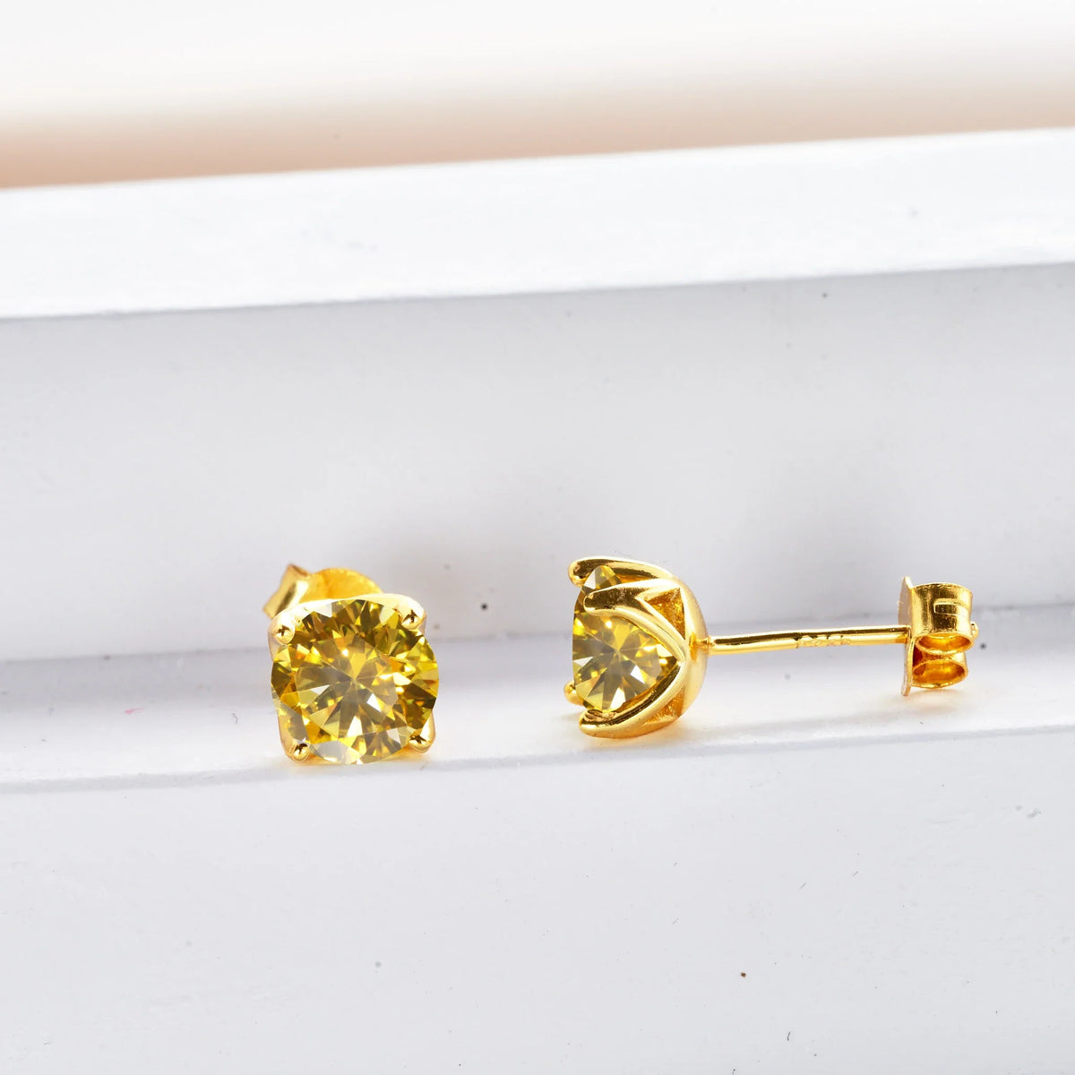 VVS D Moissanite Stud Earrings 925 Sterling Silver 18K Gold Plated Wedding