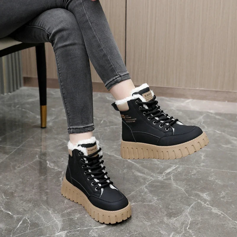Botas de invierno para mujer, zapatos acolchados de diseño moderno, que mantienen el calor, más botas de nieve de felpa, zapatillas de deporte de piel para mujer, calzado de monopatín