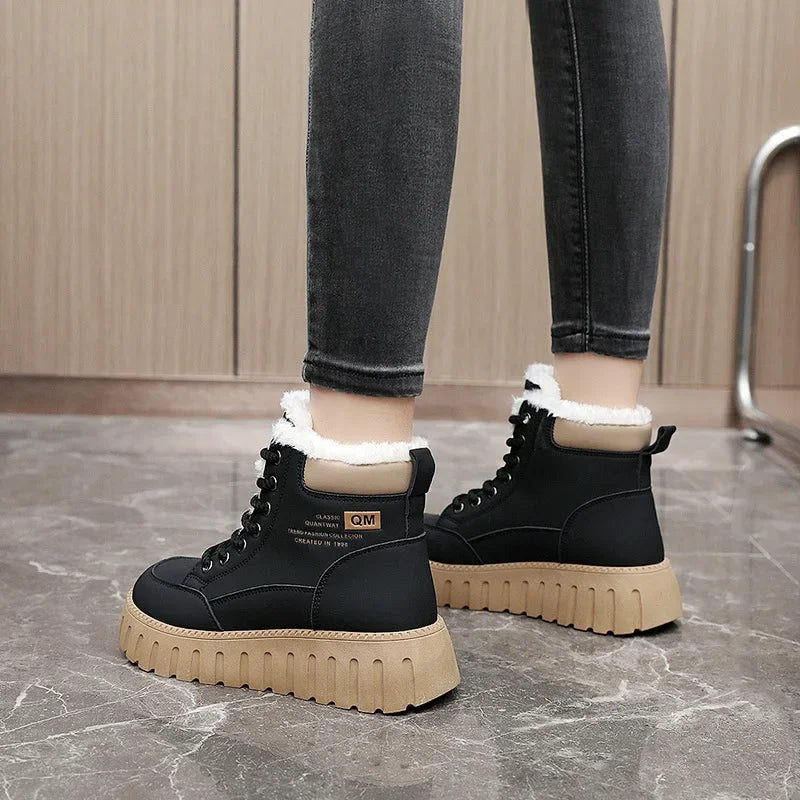 Botas de invierno para mujer, zapatos acolchados de diseño moderno, que mantienen el calor, más botas de nieve de felpa, zapatillas de deporte de piel para mujer, calzado de monopatín