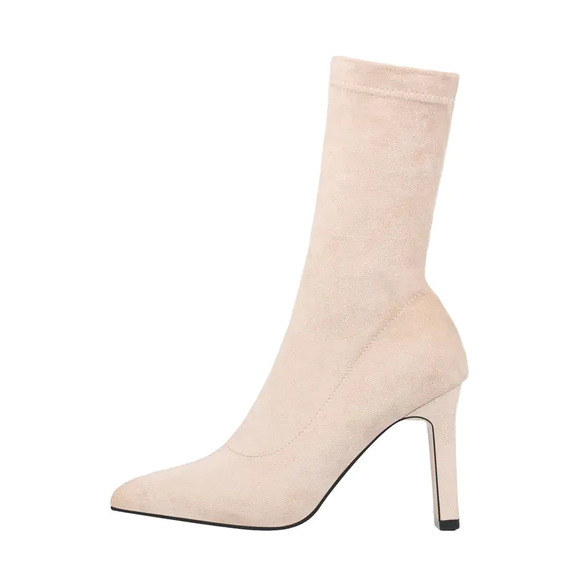 "New Suede Boots for Autumn and Winter"